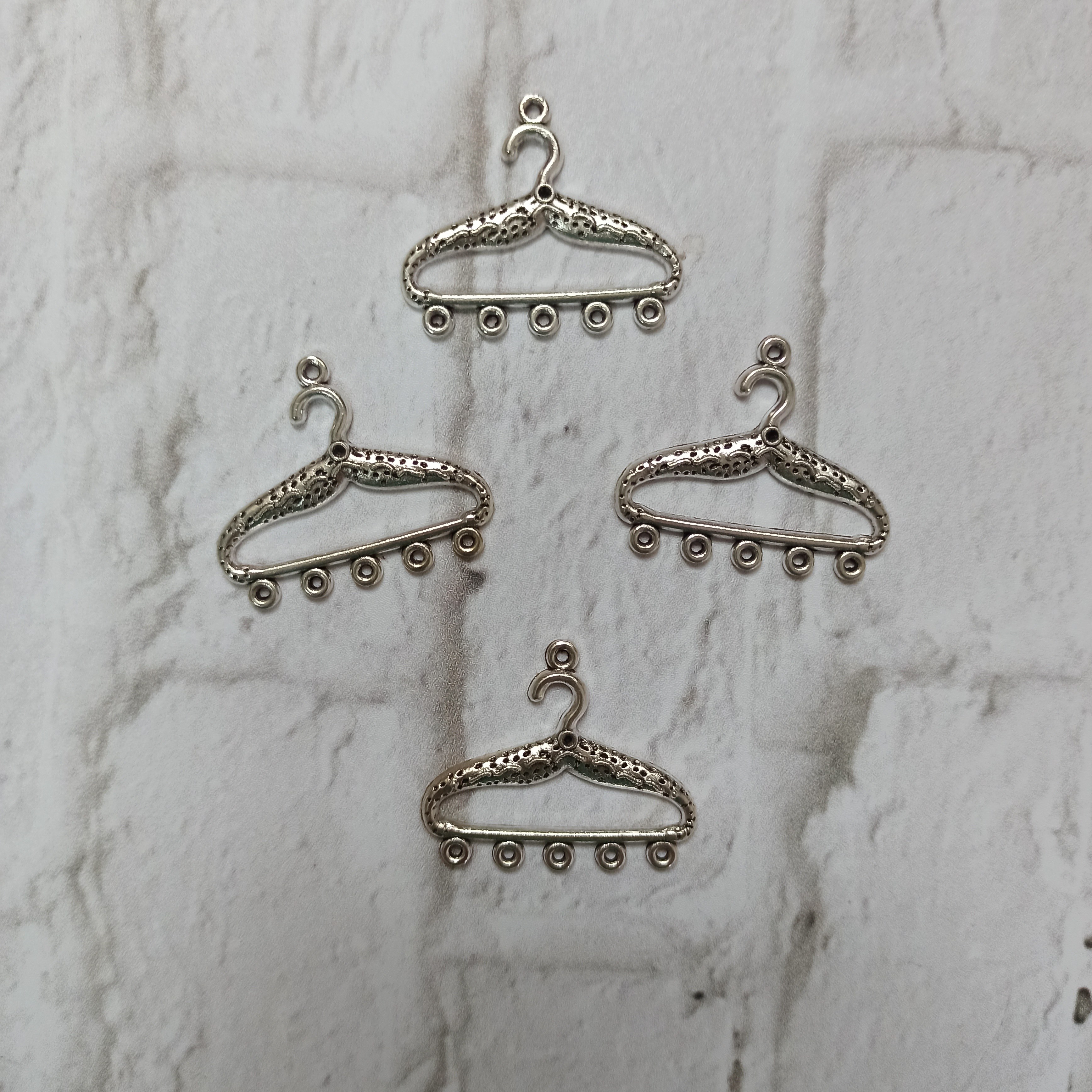 اکسسوری چوب‌لباسی